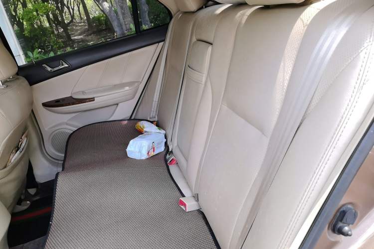 Used BYD G6 2011 2.0L Manual Luxury Version Left Rear Seat