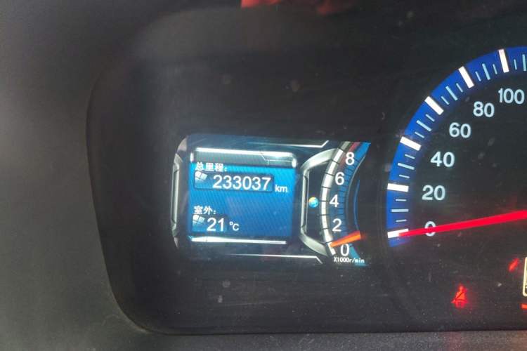 Used BYD G6 2011 2.0L Manual Luxury Version Odometer Close Up