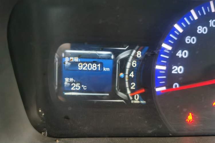 Used BYD G6 2011 2.0L Manual Luxury Version Odometer Close Up