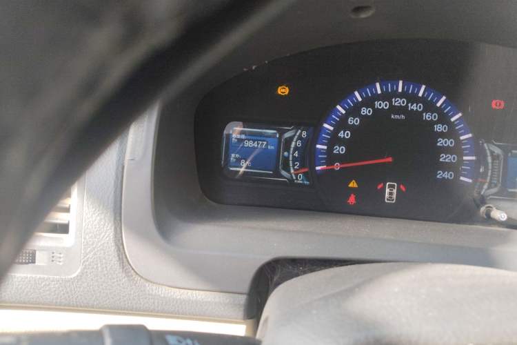 Used BYD G6 2011 2.0L Manual Luxury Version Odometer Close Up
