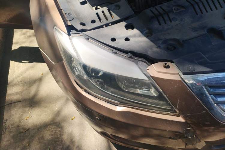 Used BYD G6 2011 2.0L Manual Luxury Version Right Front Headlight