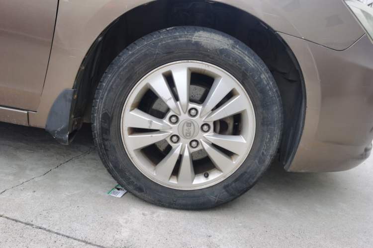 Used BYD G6 2011 2.0L Manual Luxury Version Right Front Wheel Hub