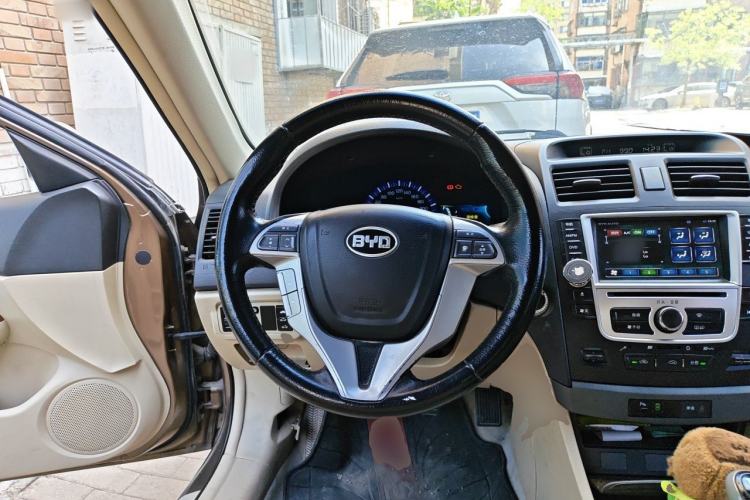 Used BYD G6 2011 1.5T Manual Luxury Edition Steering Wheel