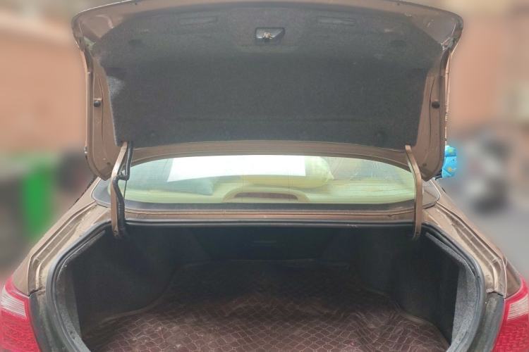 Used BYD G6 2011 2.0L Manual Luxury Version Trunk