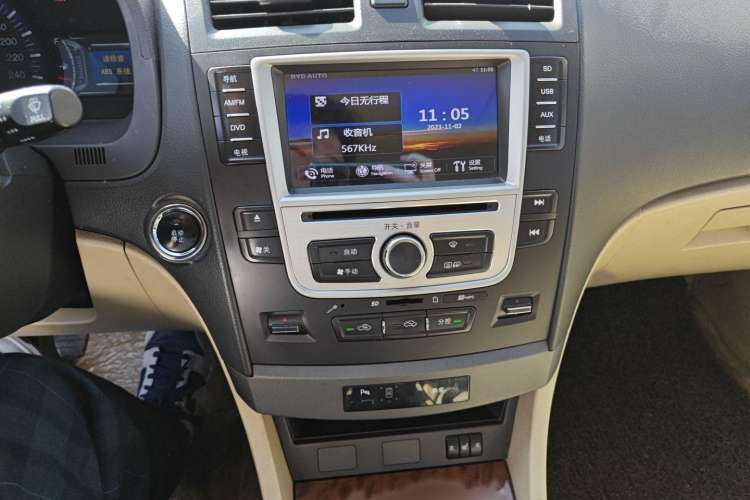 Used BYD G6 2012 1.5TI Manual Luxury Edition Audio And AC Panel
