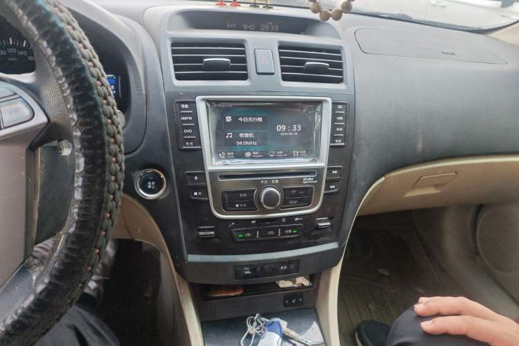 Used BYD G6 2012 1.5TI Manual Luxury Edition Audio And AC Panel