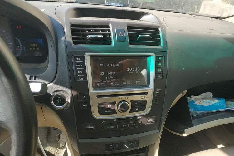 Used BYD G6 2012 2.0L Manual Luxury Version Audio And AC Panel