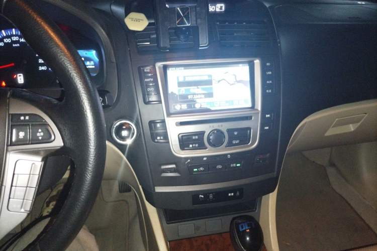 Used BYD G6 2012 1.5TID Automatic Prestige Version Audio And AC Panel
