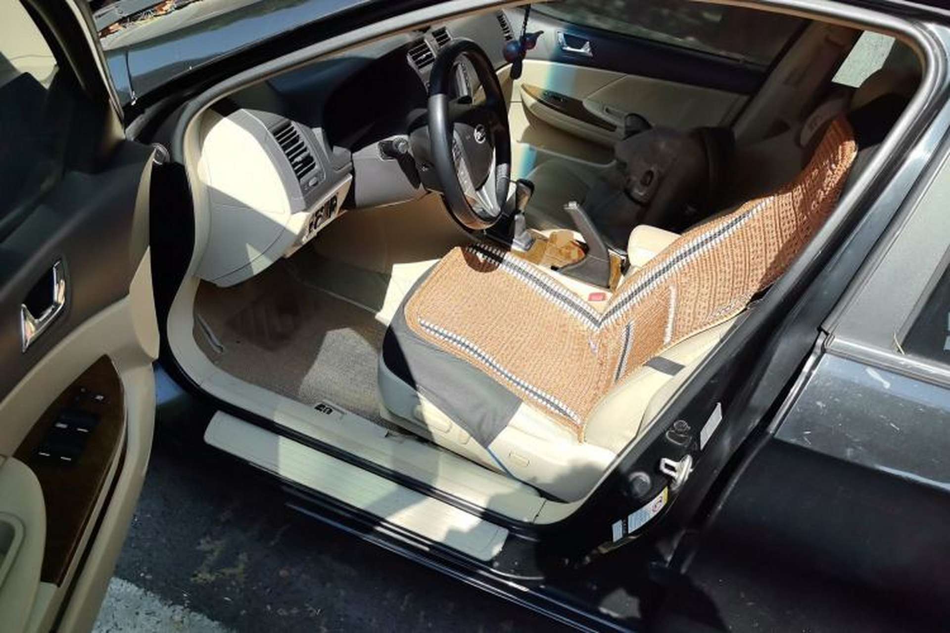 Used BYD G6 2012 2.0L Manual Luxury Version Driver Seat