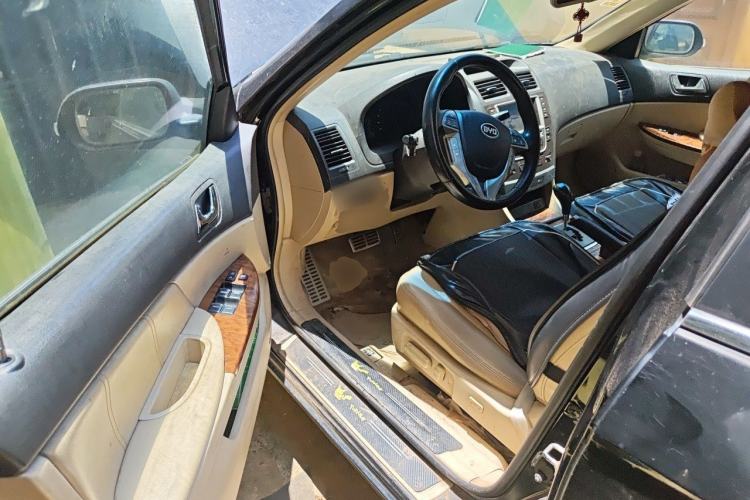 Used BYD G6 2012 1.5T Automatic Prestige Edition Driver Seat