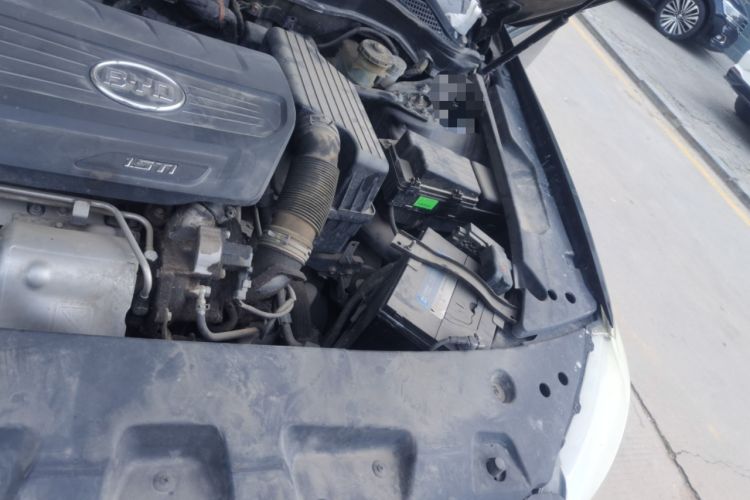 Used BYD G6 2012 1.5TI Manual Luxury Edition Engine Bay Left