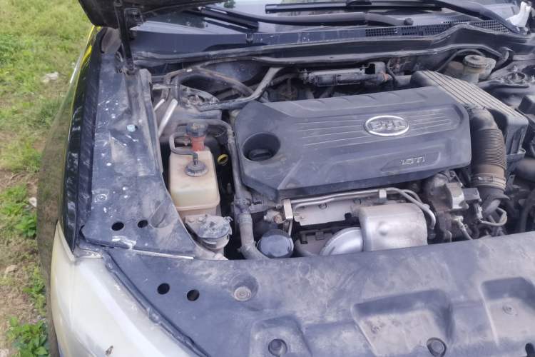 Used BYD G6 2012 1.5TI Manual Luxury Edition Engine Bay Right