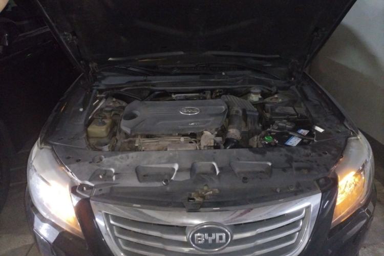 Used BYD G6 2012 1.5TID Automatic Prestige Version Engine Bay