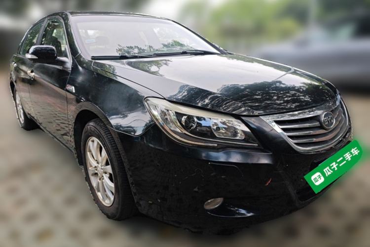 Used BYD G6 2012 1.5T Automatic Prestige Edition Front Right 45 Deg