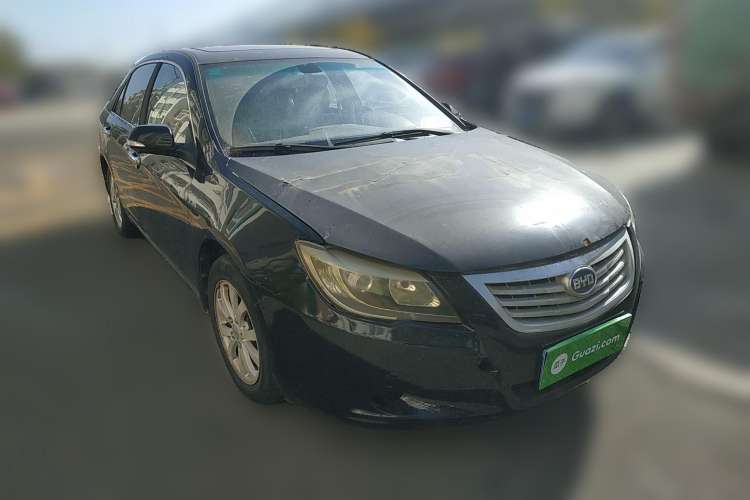 Used BYD G6 2012 2.0L Manual Luxury Version Front Right 45 Deg