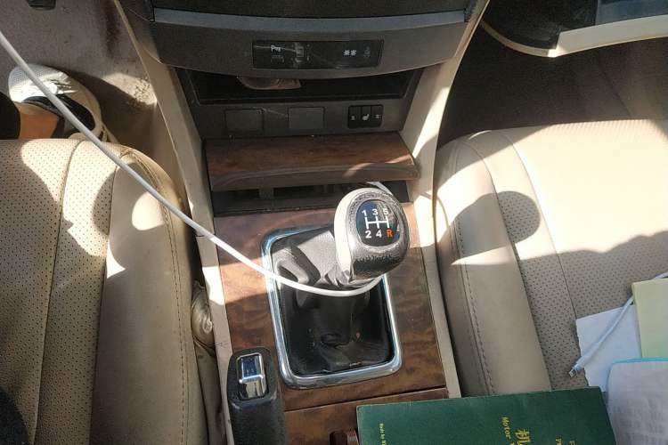 Used BYD G6 2012 2.0L Manual Luxury Version Gear Lever