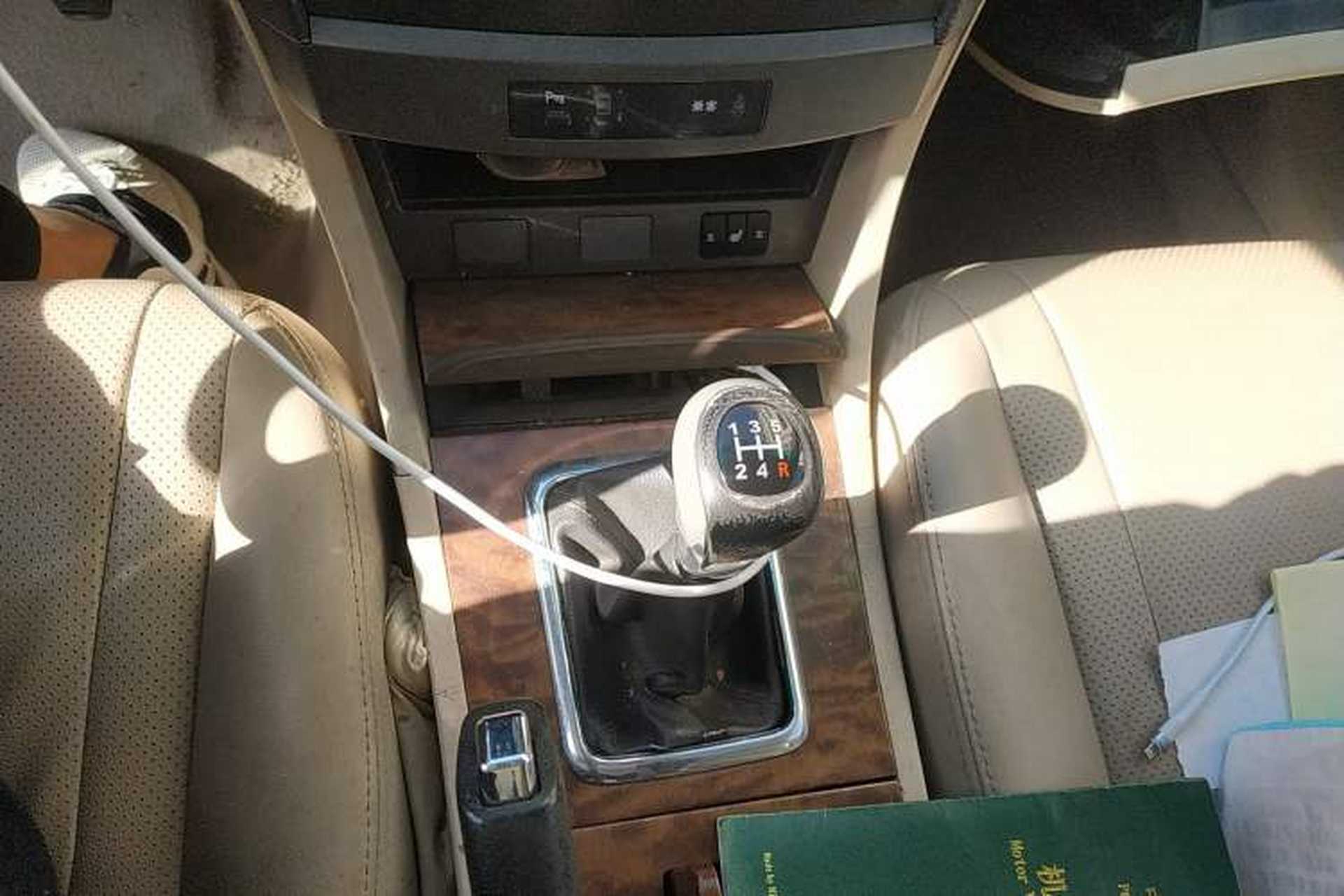 Used BYD G6 2012 2.0L Manual Luxury Version Gear Lever