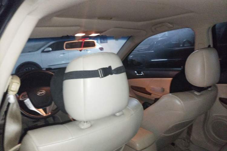 Used BYD G6 2012 1.5TID Automatic Prestige Version Headliner