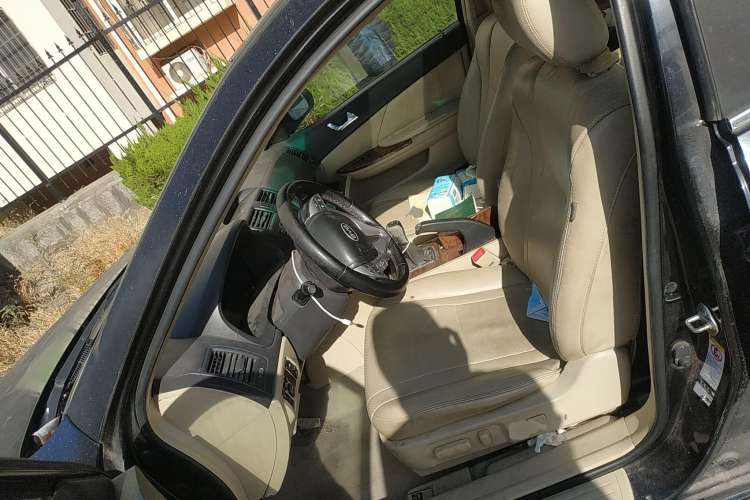 Used BYD G6 2012 2.0L Manual Luxury Version Left Front Seat