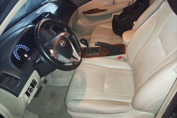 Used BYD G6 2012 1.5TID Automatic Prestige Version Left Front Seat