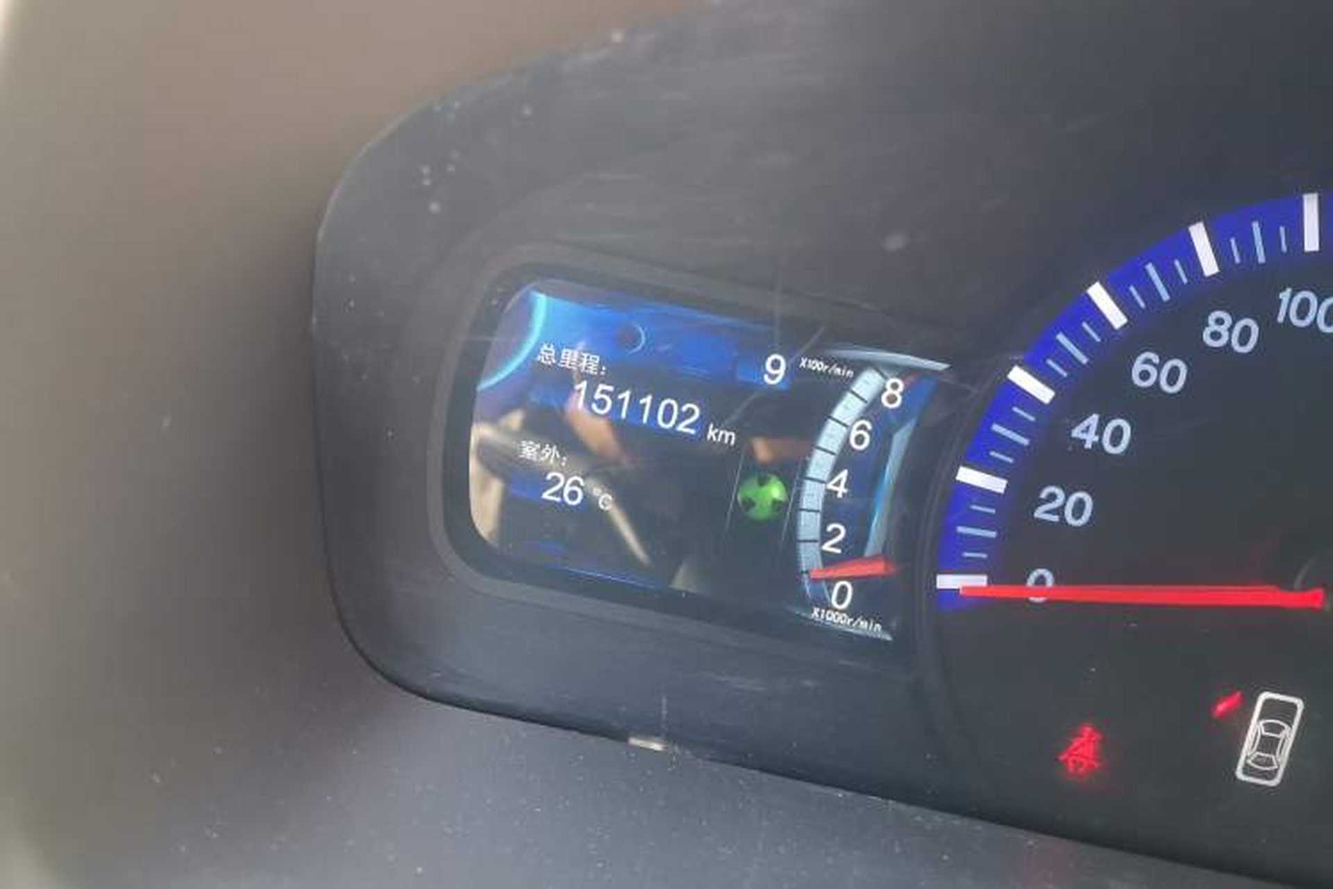 Used BYD G6 2012 2.0L Manual Luxury Version Odometer Close Up