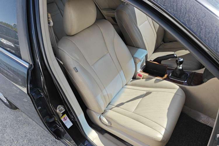 Used BYD G6 2012 1.5TI Manual Luxury Edition Right Front Seat