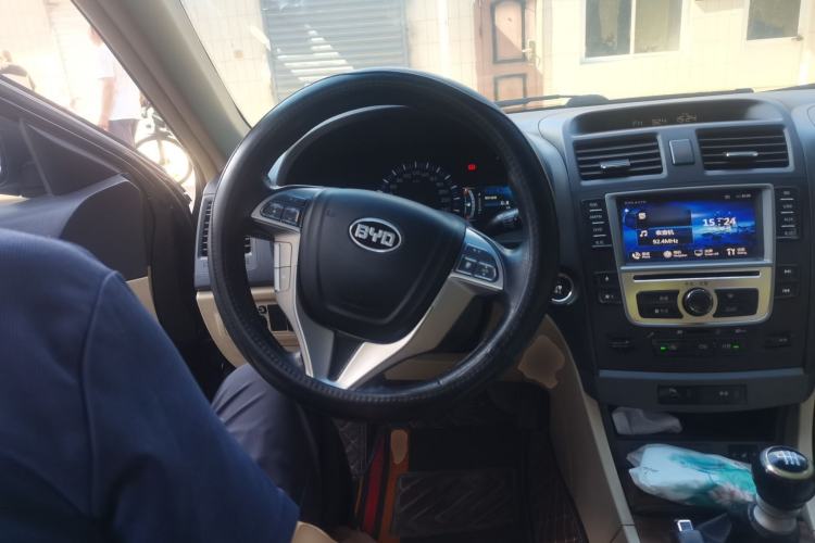 Used BYD G6 2012 1.5TI Manual Luxury Edition Steering Wheel