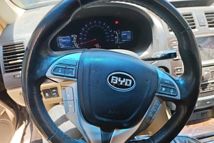Used BYD G6 2012 1.5T Automatic Prestige Edition Steering Wheel