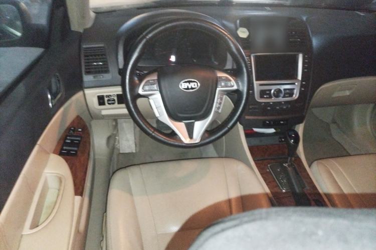 Used BYD G6 2012 1.5TID Automatic Prestige Version Steering Wheel