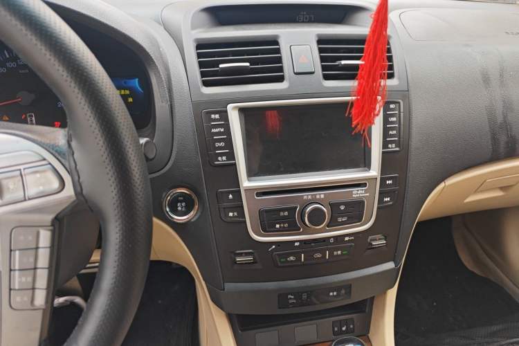 Used BYD G6 2012 1.5TID Automatic Prestige Version Audio And AC Panel