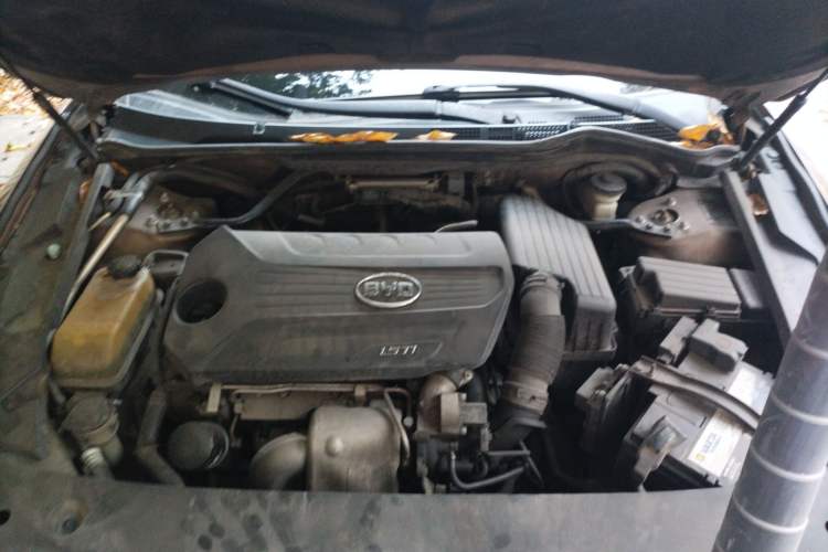 Used BYD G6 2012 1.5T Automatic Prestige Edition Engine Bay