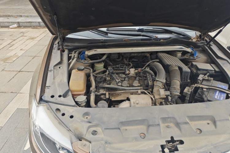 Used BYD G6 2012 1.5TID Automatic Prestige Version Engine Bay Right