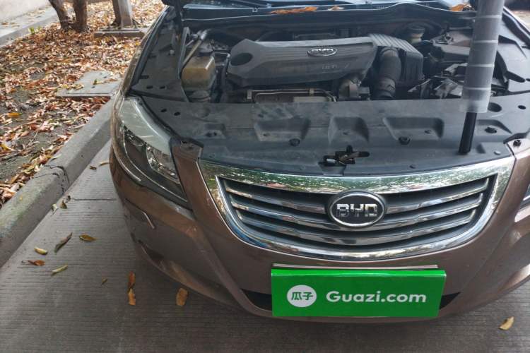 Used BYD G6 2012 1.5T Automatic Prestige Edition Engine Bay Right