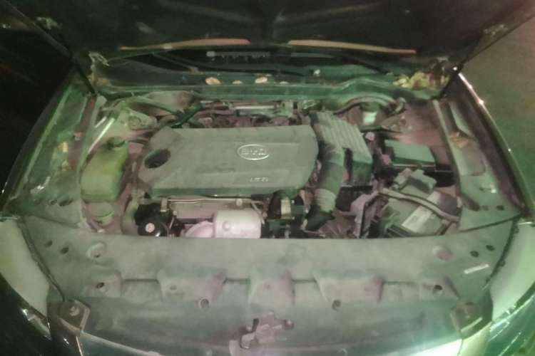 Used BYD G6 2012 1.5T Automatic Prestige Edition Engine Bay