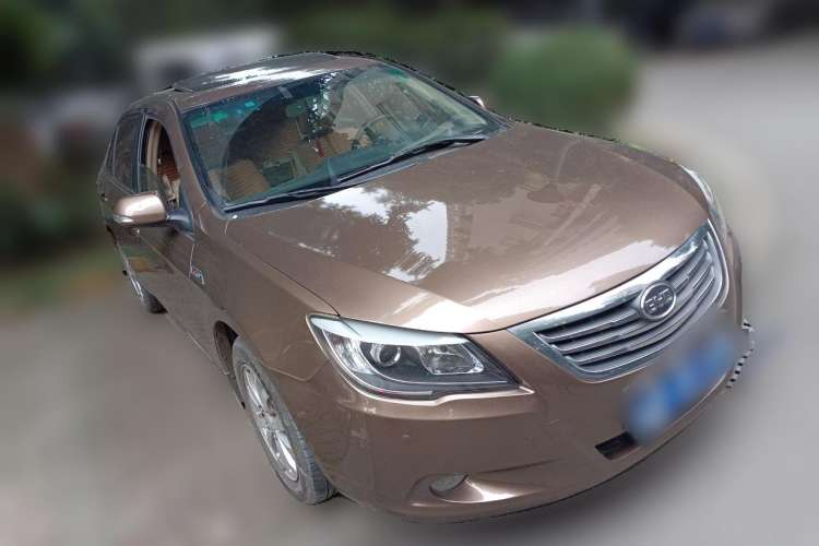 Used BYD G6 2012 1.5TID Automatic Prestige Edition Front Right 45 Deg