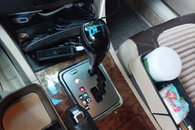 Used BYD G6 2012 1.5T Automatic Prestige Edition Gear Lever