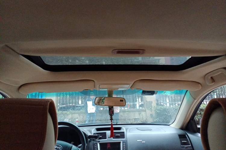 Used BYD G6 2012 1.5TID Automatic Prestige Edition Headliner