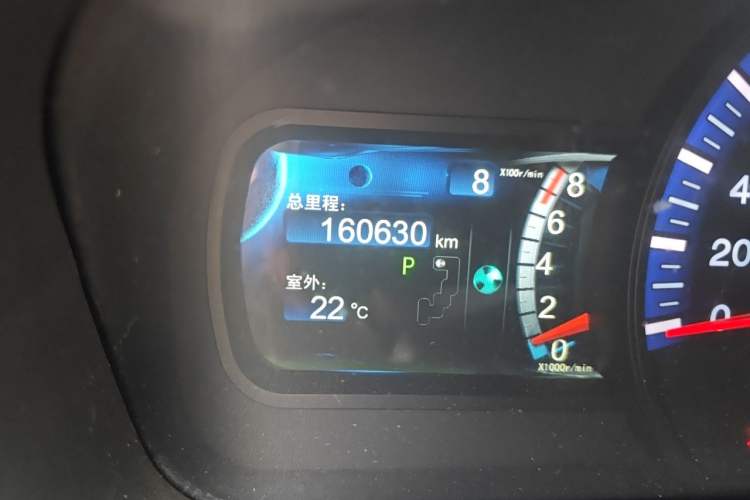Used BYD G6 2012 1.5TID Automatic Prestige Version Odometer Close Up