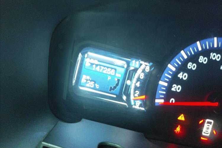 Used BYD G6 2012 1.5T Automatic Prestige Edition Odometer Close Up