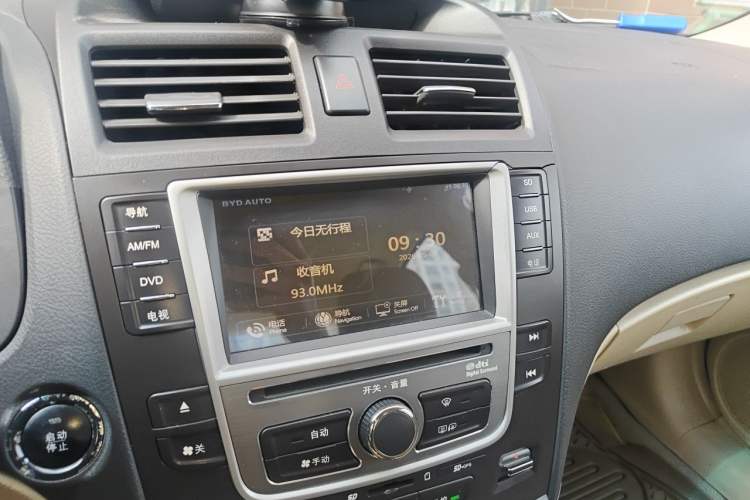 Used BYD G6 2012 1.5TID Automatic Prestige Version Audio And AC Panel