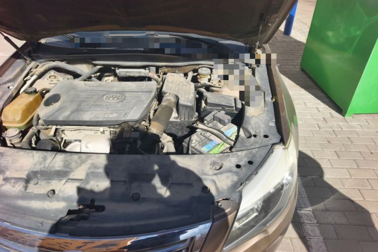 Used BYD G6 2012 1.5TI Manual Luxury Edition Engine Bay Left