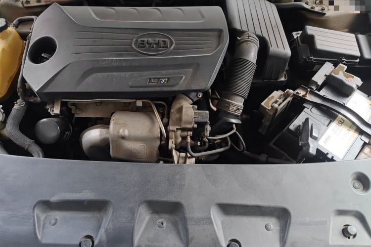 Used BYD G6 2012 1.5TID Automatic Prestige Version Engine Bay