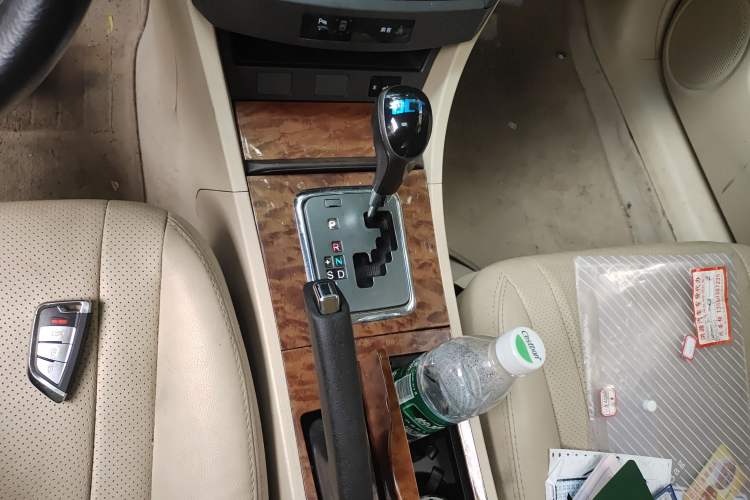 Used BYD G6 2012 1.5TID Automatic Prestige Version Gear Lever