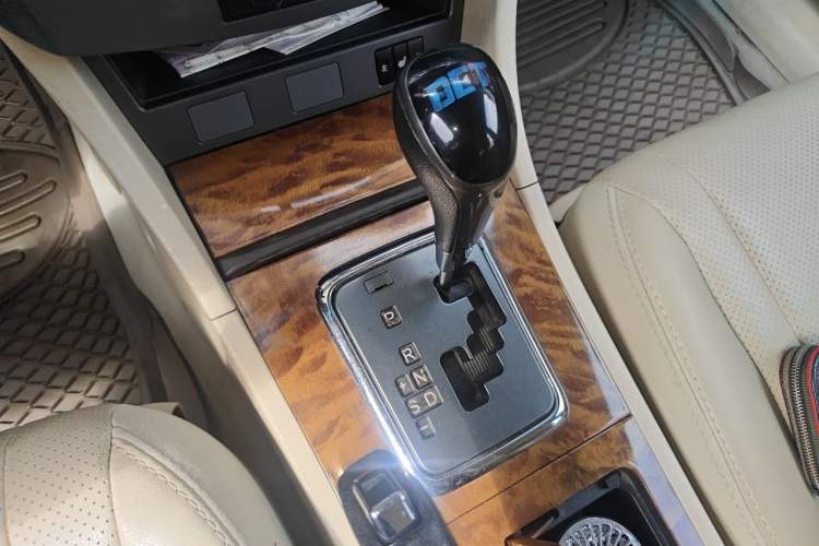 Used BYD G6 2012 1.5TID Automatic Prestige Version Gear Lever