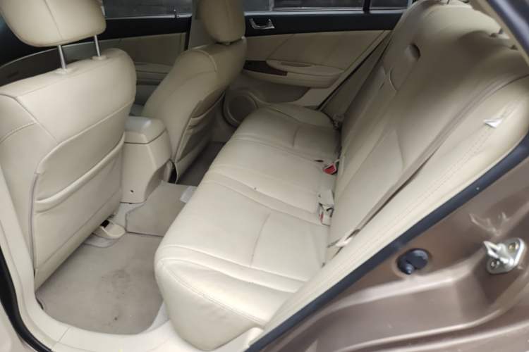 Used BYD G6 2012 1.5TID Automatic Prestige Version Left Rear Seat