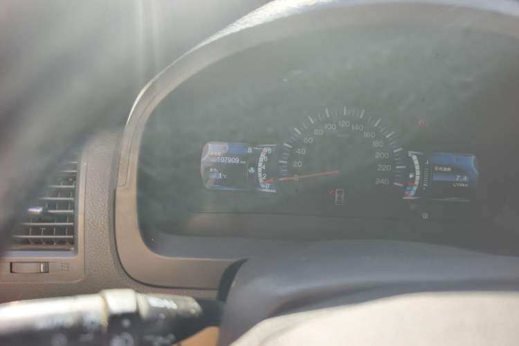 Used BYD G6 2012 1.5TI Manual Luxury Edition Odometer Close Up