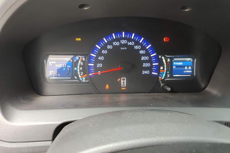Used BYD G6 2012 1.5TID Automatic Prestige Version Odometer Close Up