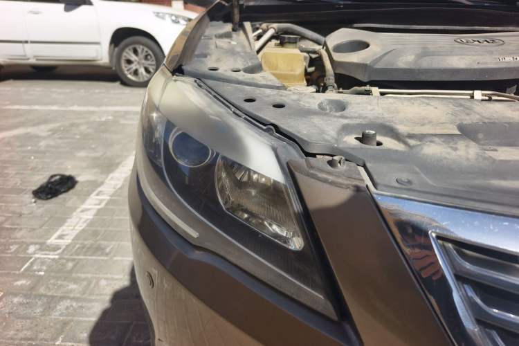 Used BYD G6 2012 1.5TI Manual Luxury Edition Right Front Headlight
