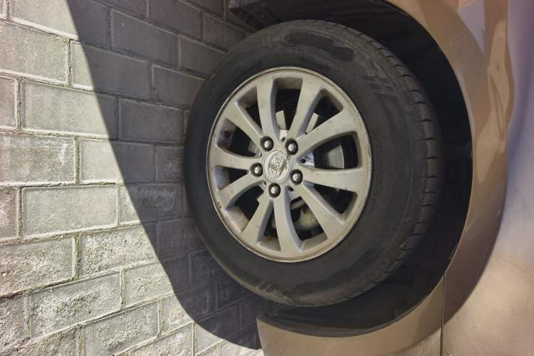 Used BYD G6 2012 1.5TI Manual Luxury Edition Right Front Wheel Hub