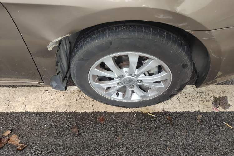 Used BYD G6 2012 1.5TID Automatic Prestige Version Right Front Wheel Hub